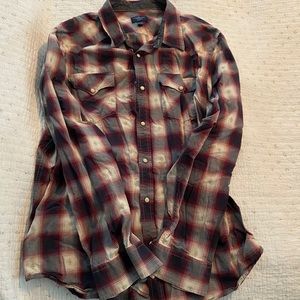 AE Men’s Pearl Snap Button Up